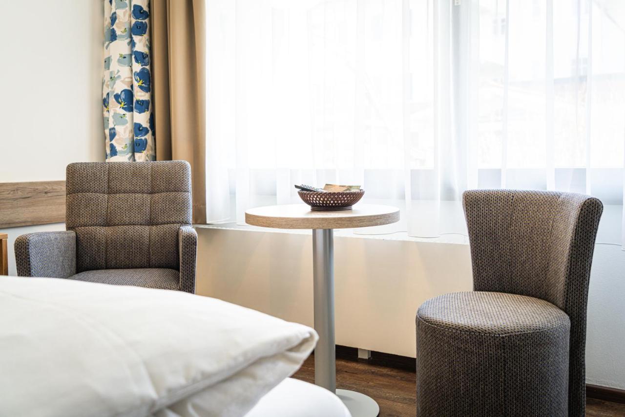 Hotel Jakob ฟุสเซ่น ภายนอก รูปภาพ