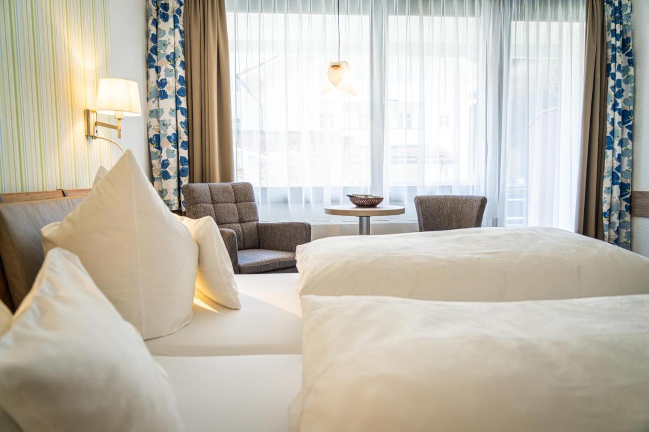 Hotel Jakob ฟุสเซ่น ภายนอก รูปภาพ