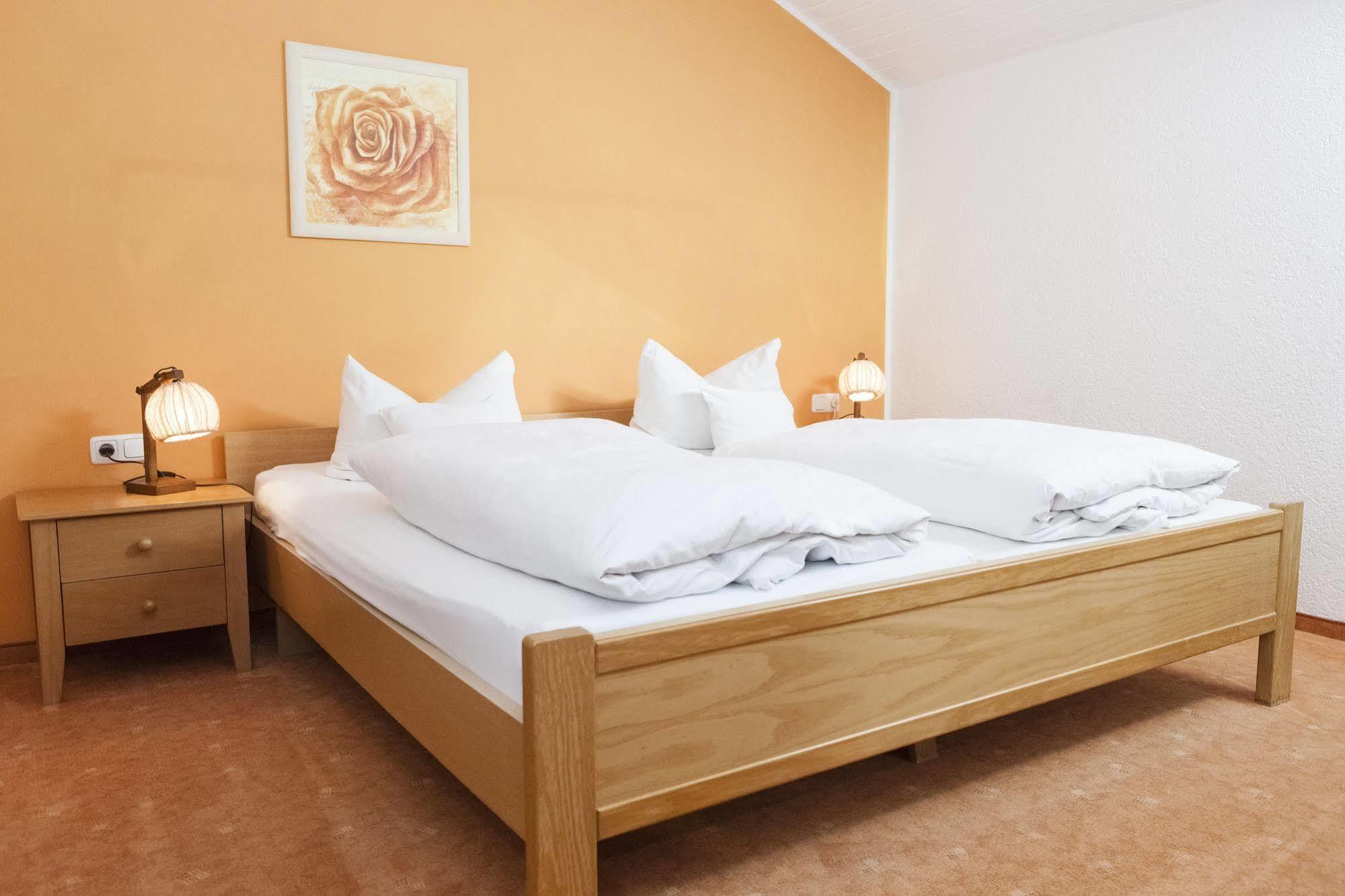 Hotel Jakob ฟุสเซ่น ภายนอก รูปภาพ