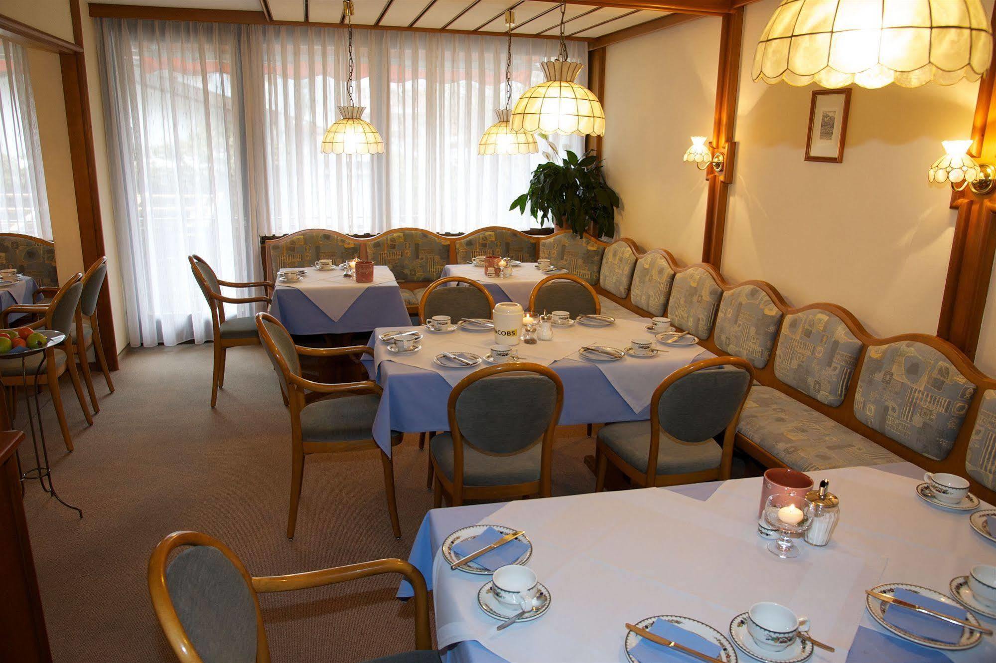 Hotel Jakob ฟุสเซ่น ภายนอก รูปภาพ